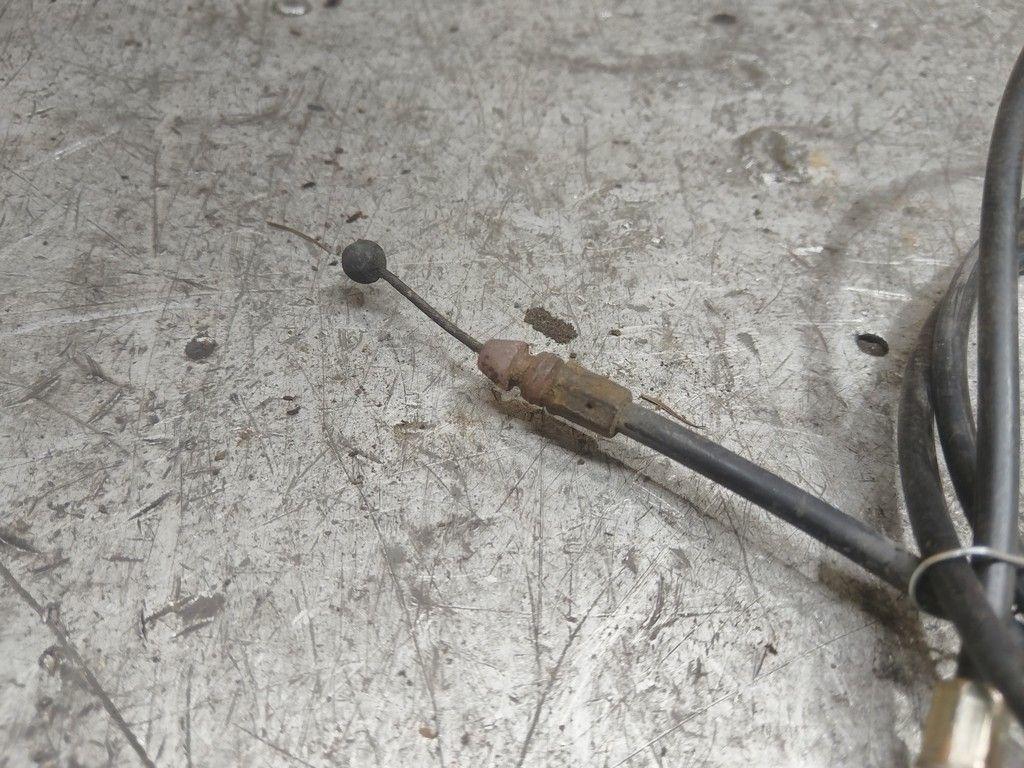 Трос капота FGM5CV Toyota Corolla - Фото 3