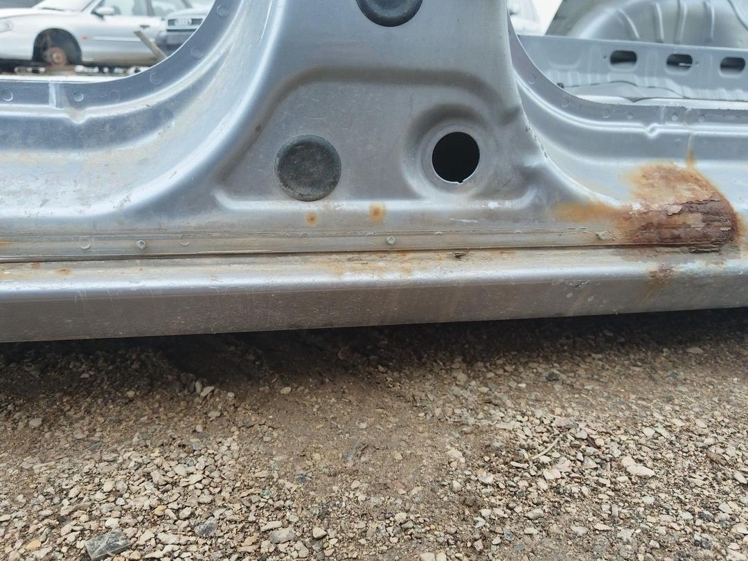 Стойка кузовная центральная левая 9NU6W9 Opel Zafira купить в магазине запчастей бу