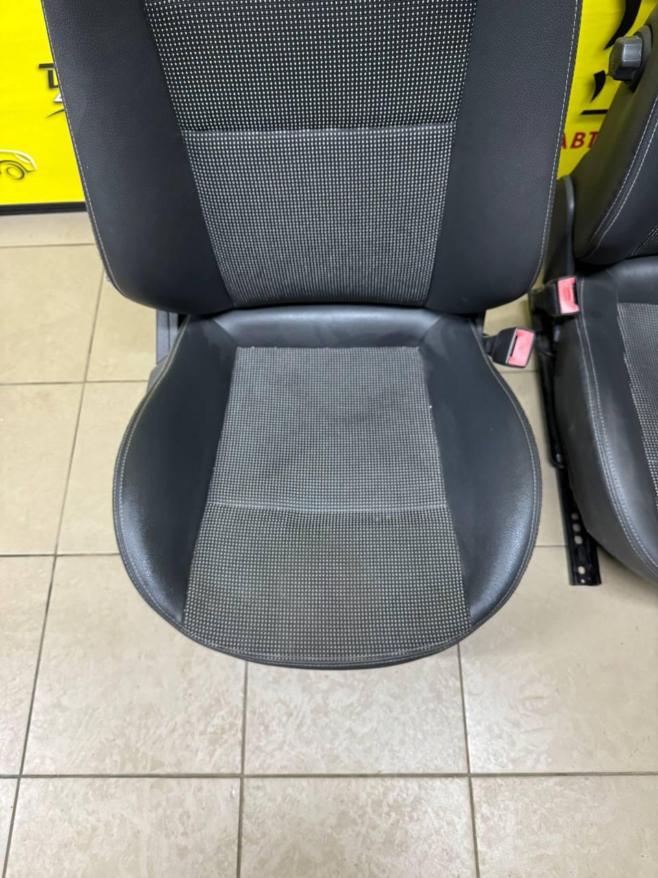 Салон (комплект сидений) DYLV60 Opel Astra undefined