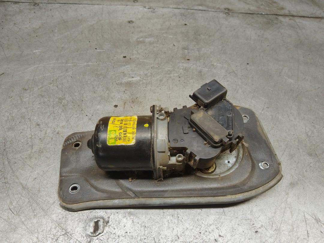 Моторчик передних стеклоочистителей (дворников) 59BXR8 Peugeot Partner