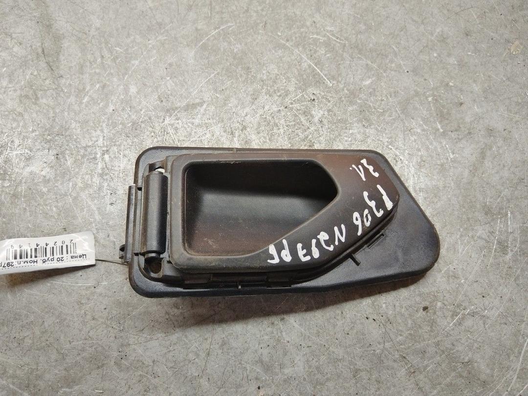 Ручка внутренняя задняя левая Z8MRGQ Peugeot 306