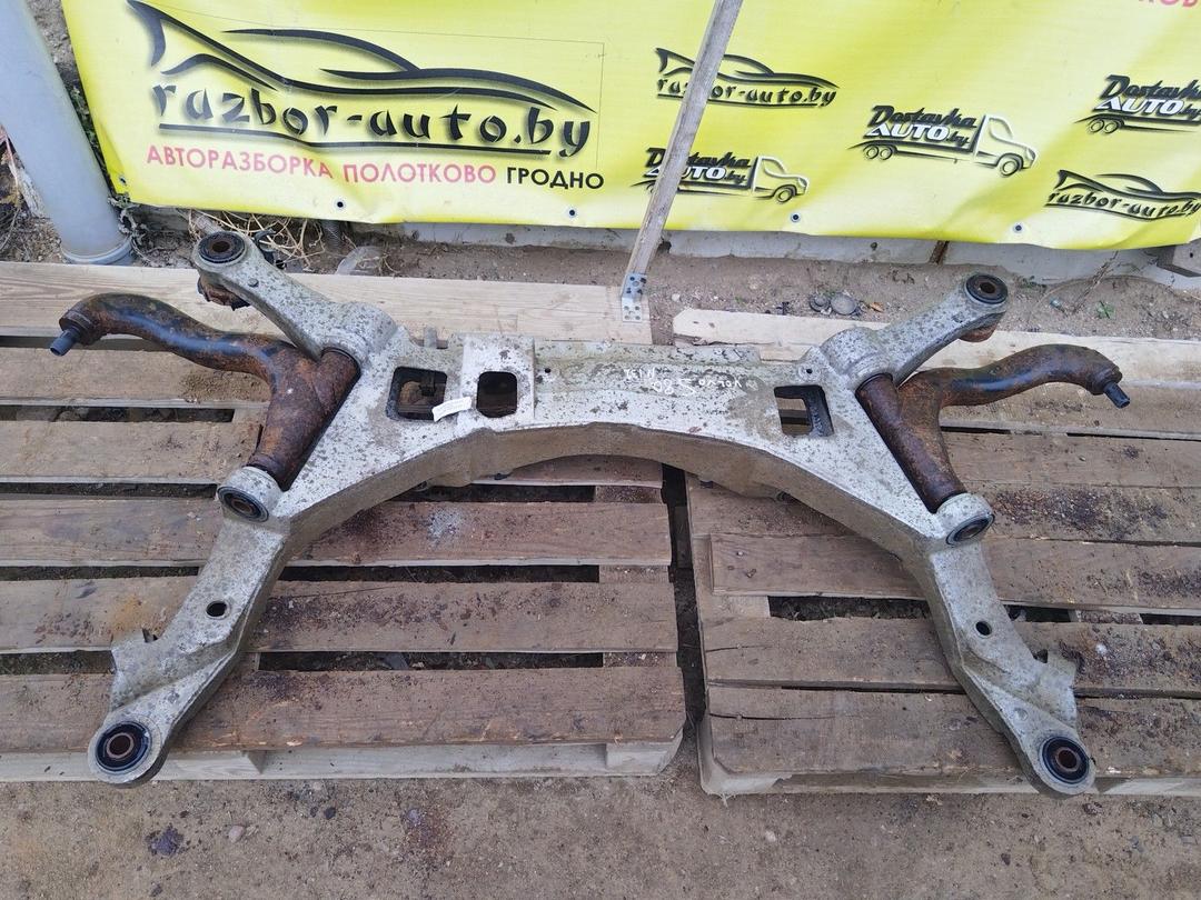 Балка подвески задняя L9O3S4 Volvo S80