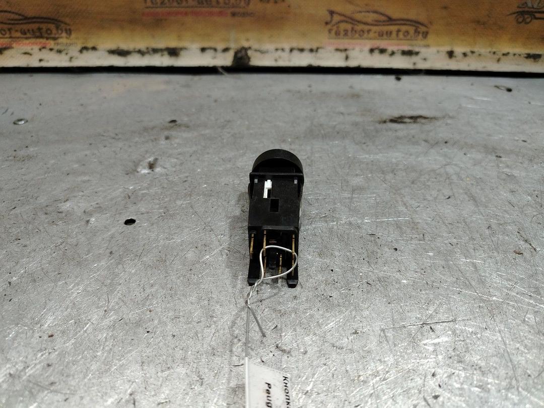 Кнопка противотуманных фар K5BJH6 Peugeot 106 - Фото 3