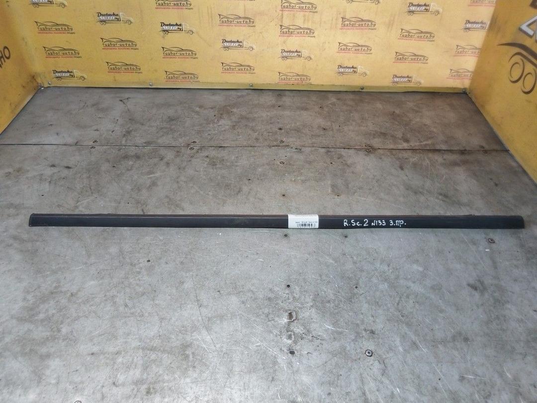 Молдинг стекла двери задней правой наружный 1KWM9O Renault Scenic - Фото 1