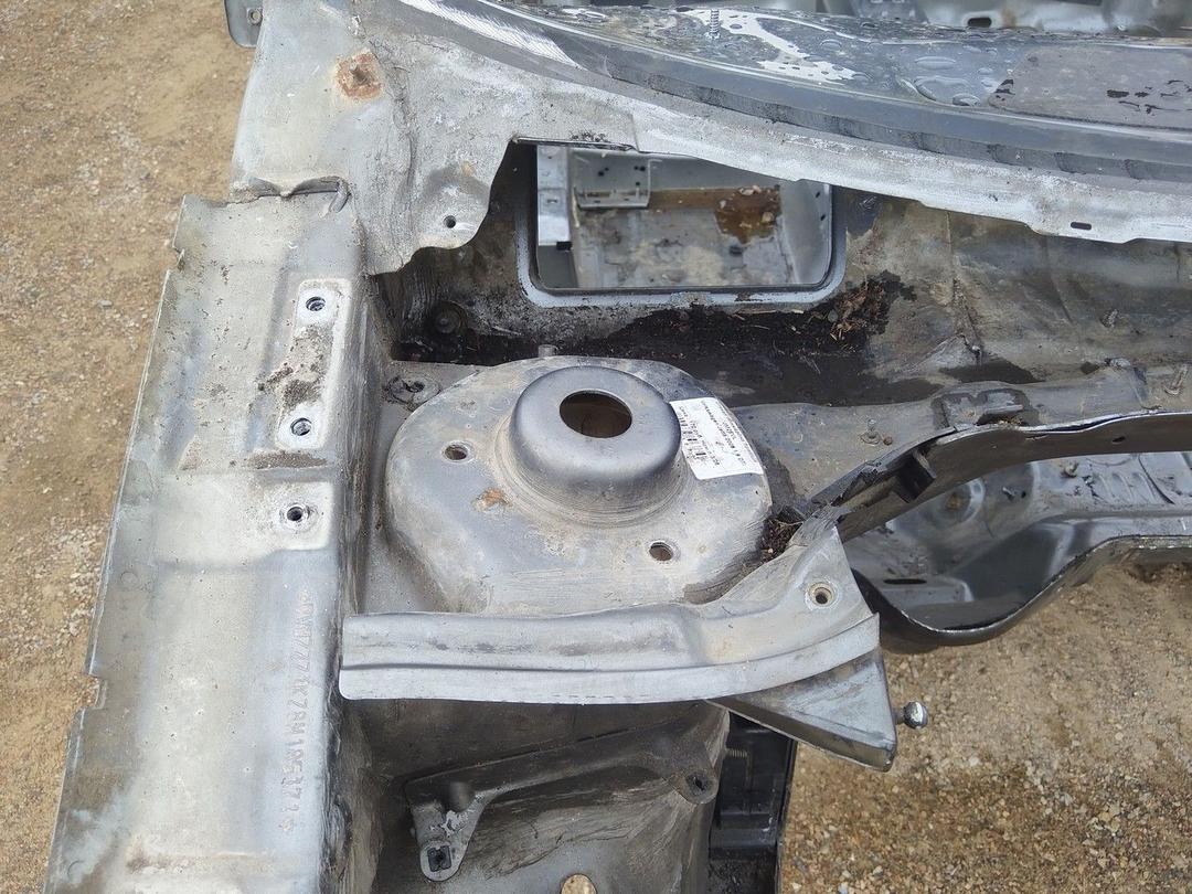 Стакан лонжерона правый JM2EVL Volkswagen Jetta - Фото 1