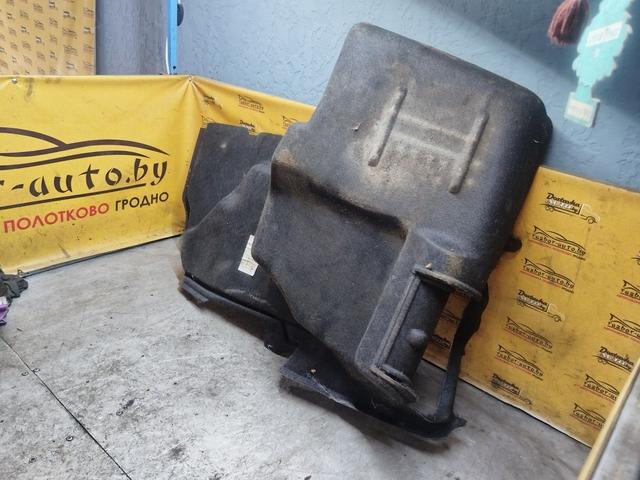 Обшивка багажника QKVBB4 Mercedes C W202 купить на авторазборке