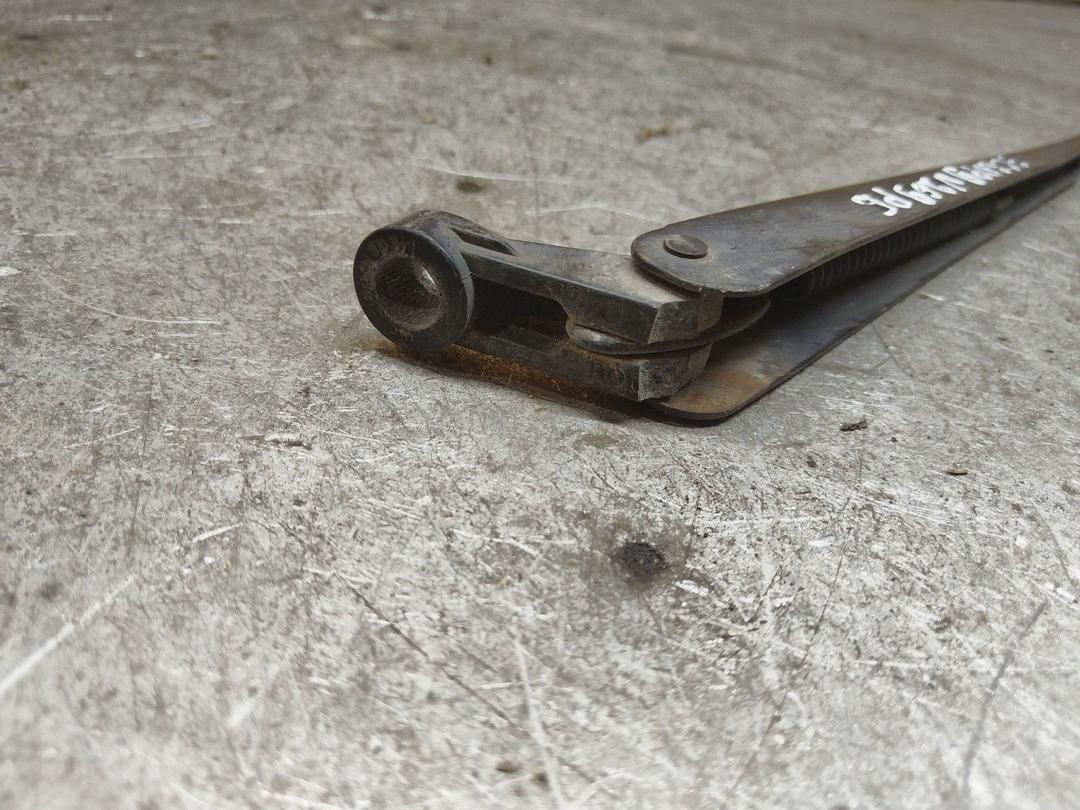 Щеткодержатель (поводок стеклоочистителя, дворник) PL0T24 Ford Escort купить с доставкой