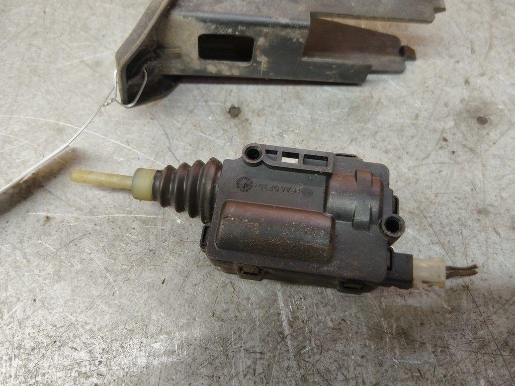 Активатор замка крышки топливного бака OYKGT5 Opel Astra купить с доставкой