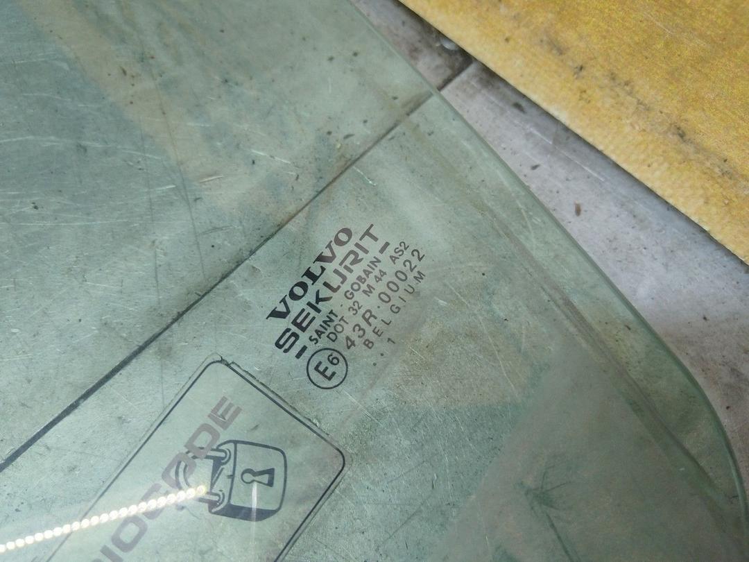 Стекло двери передней левой UA5PWI Volvo V40 - Фото 2