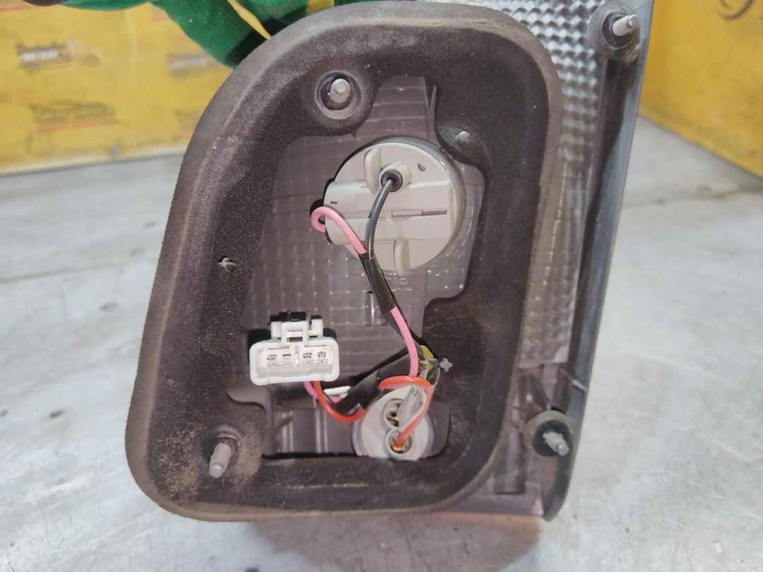 Фонарь крышки багажника левый SATR30 Kia Sorento купить на авторазборке