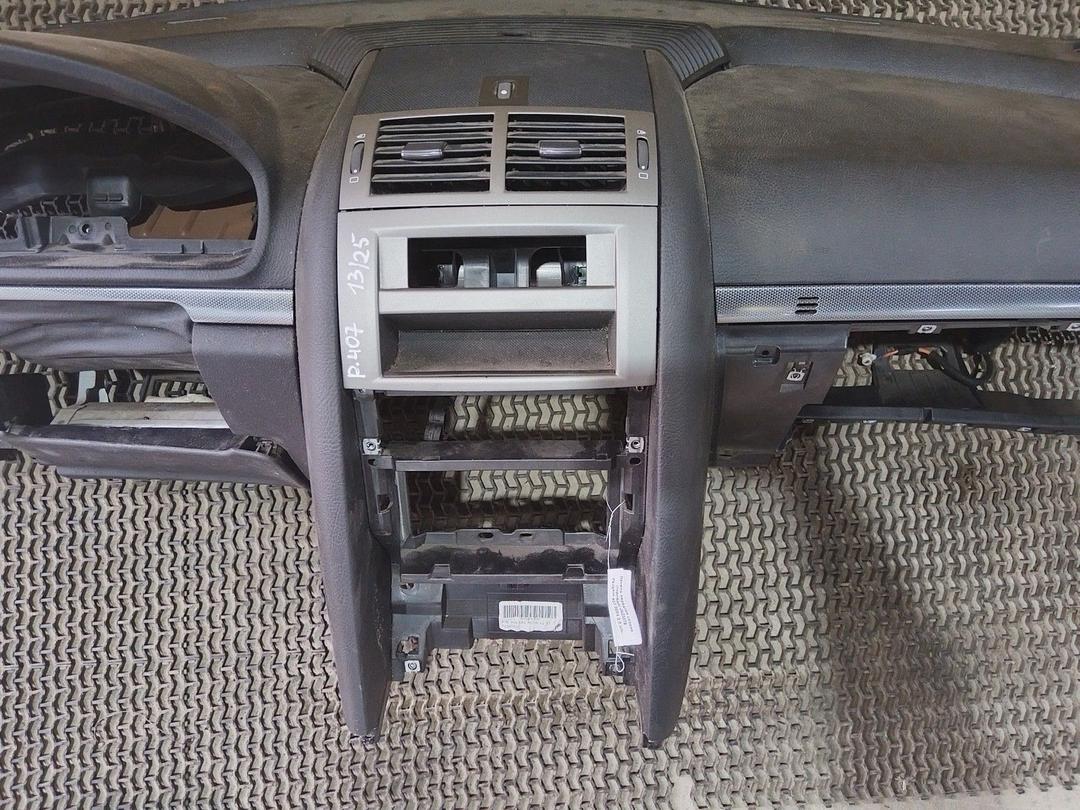 Панель передняя салона (торпедо) JNZM79 Peugeot 407 купить на авторазборке