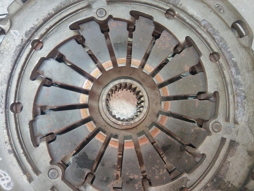 Комплект сцепления P0L0JP Toyota Avensis купить в магазине запчастей бу