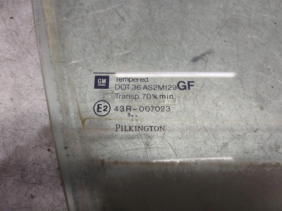 Стекло двери передней правой IREFRL Opel Astra купить