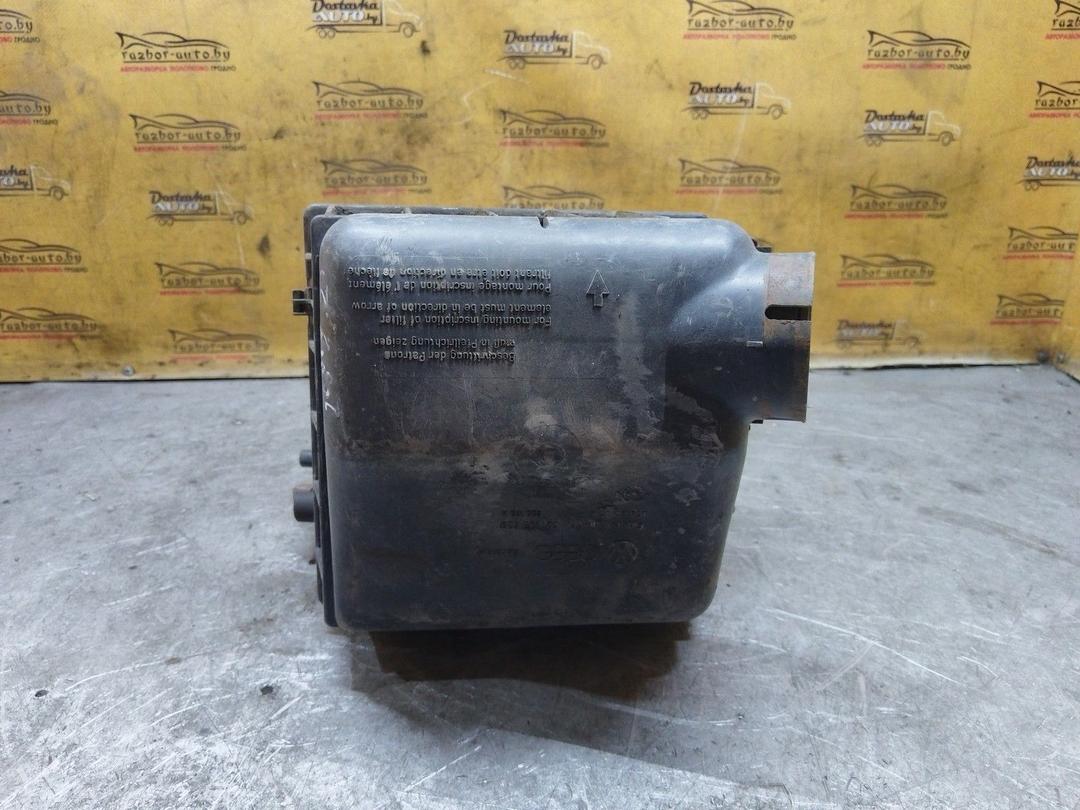 Корпус воздушного фильтра 44VKS9 Audi 100 - Фото 3