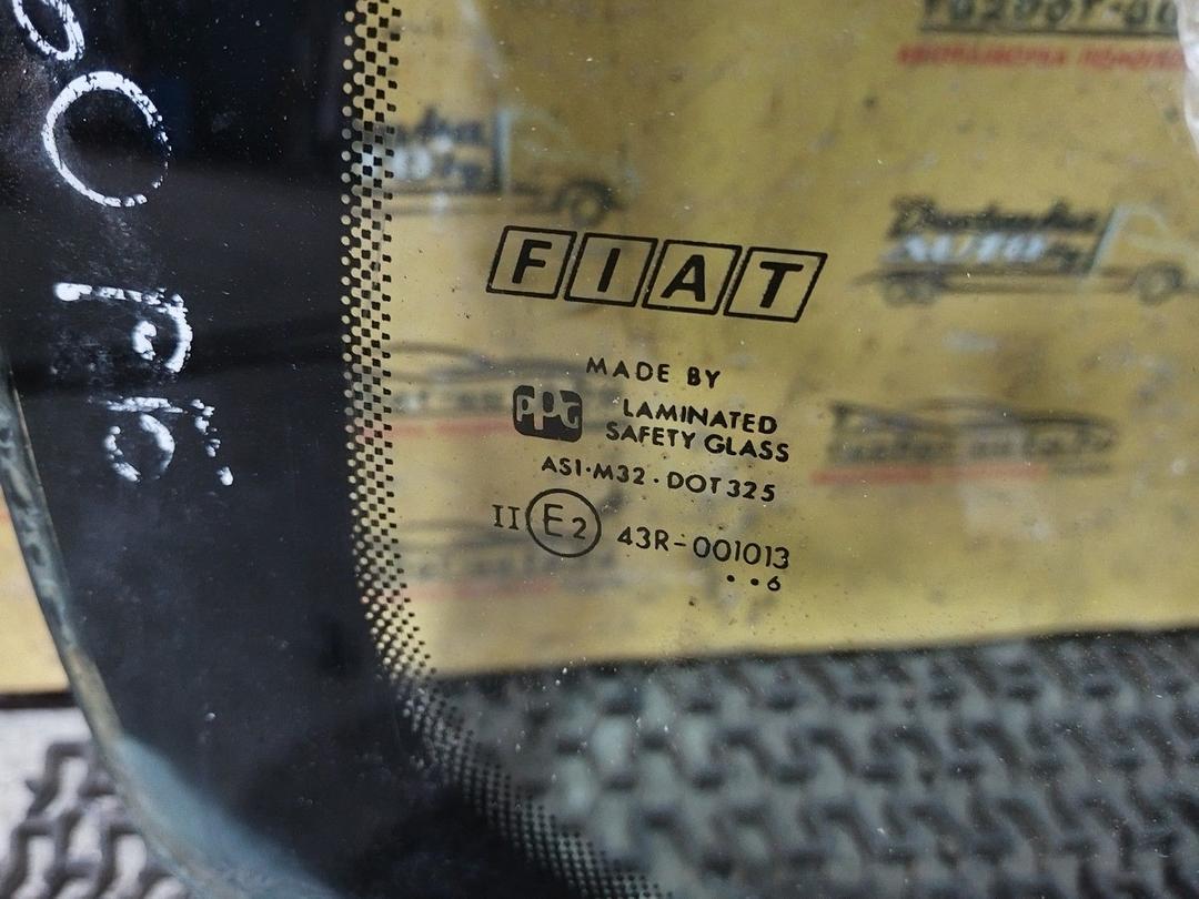 Стекло лобовое 67799U Fiat Punto купить в магазине запчастей бу