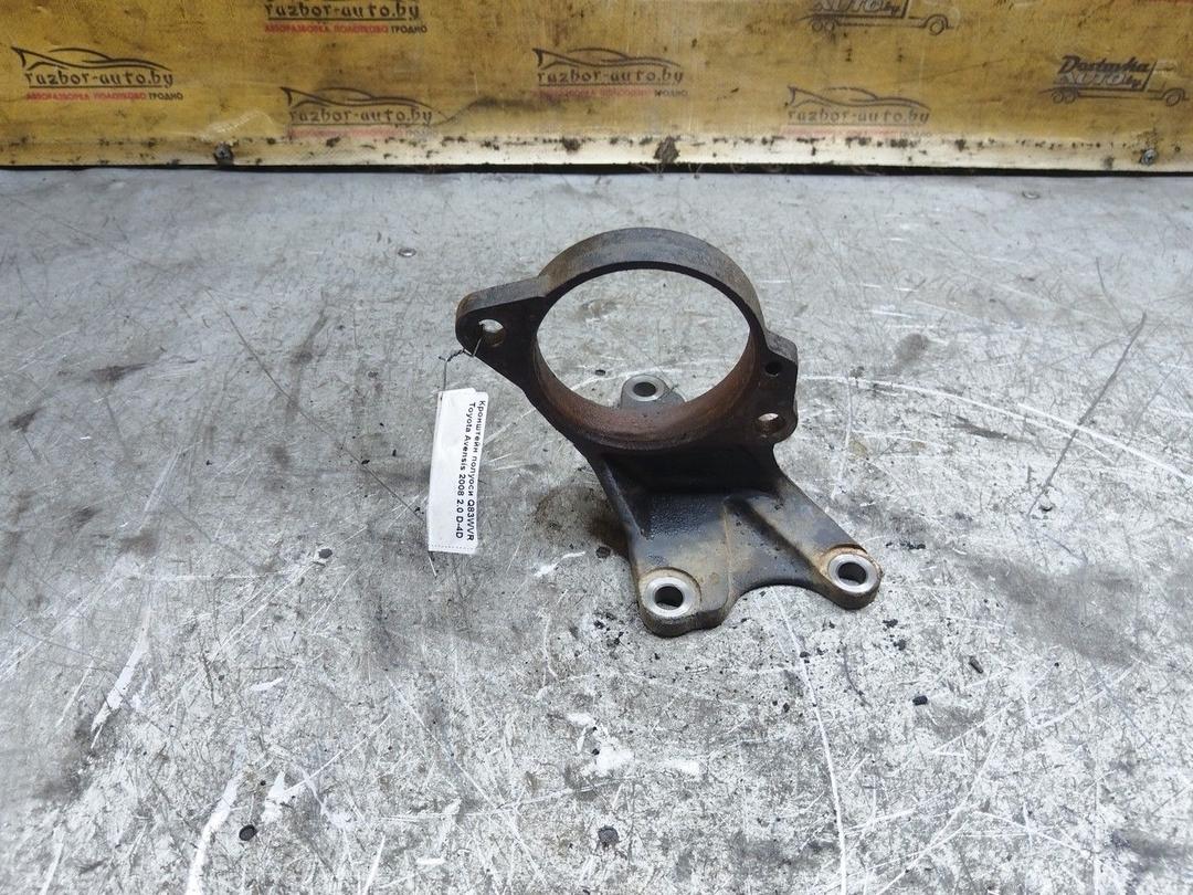 Кронштейн полуоси Q83WVR Toyota Avensis - Фото 1