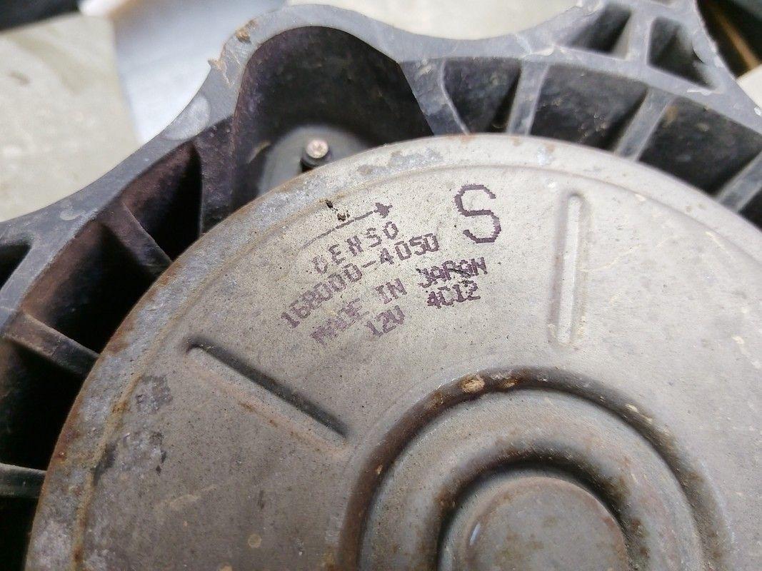 Вентилятор кондиционера VRCUOW Mazda Premacy купить в магазине запчастей бу