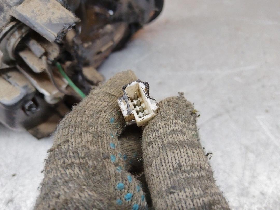 Фонарь задний левый 59627Q Nissan Almera купить в магазине запчастей бу