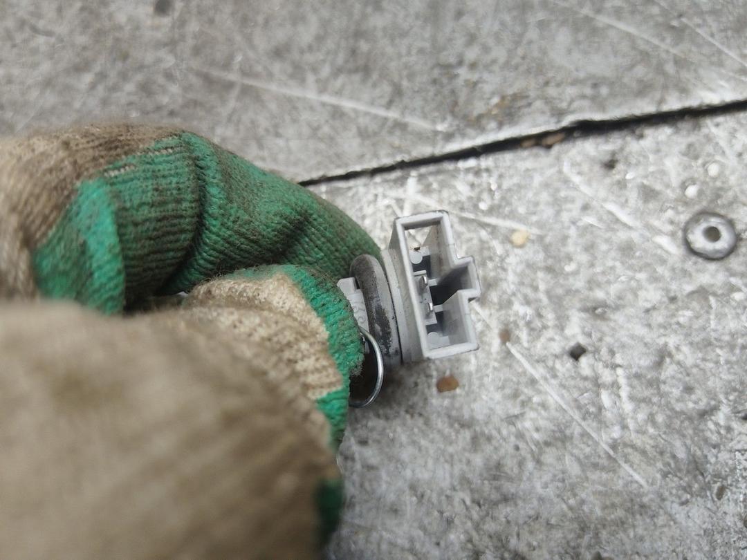 Датчик температуры OQU360 Skoda Octavia купить в магазине запчастей бу