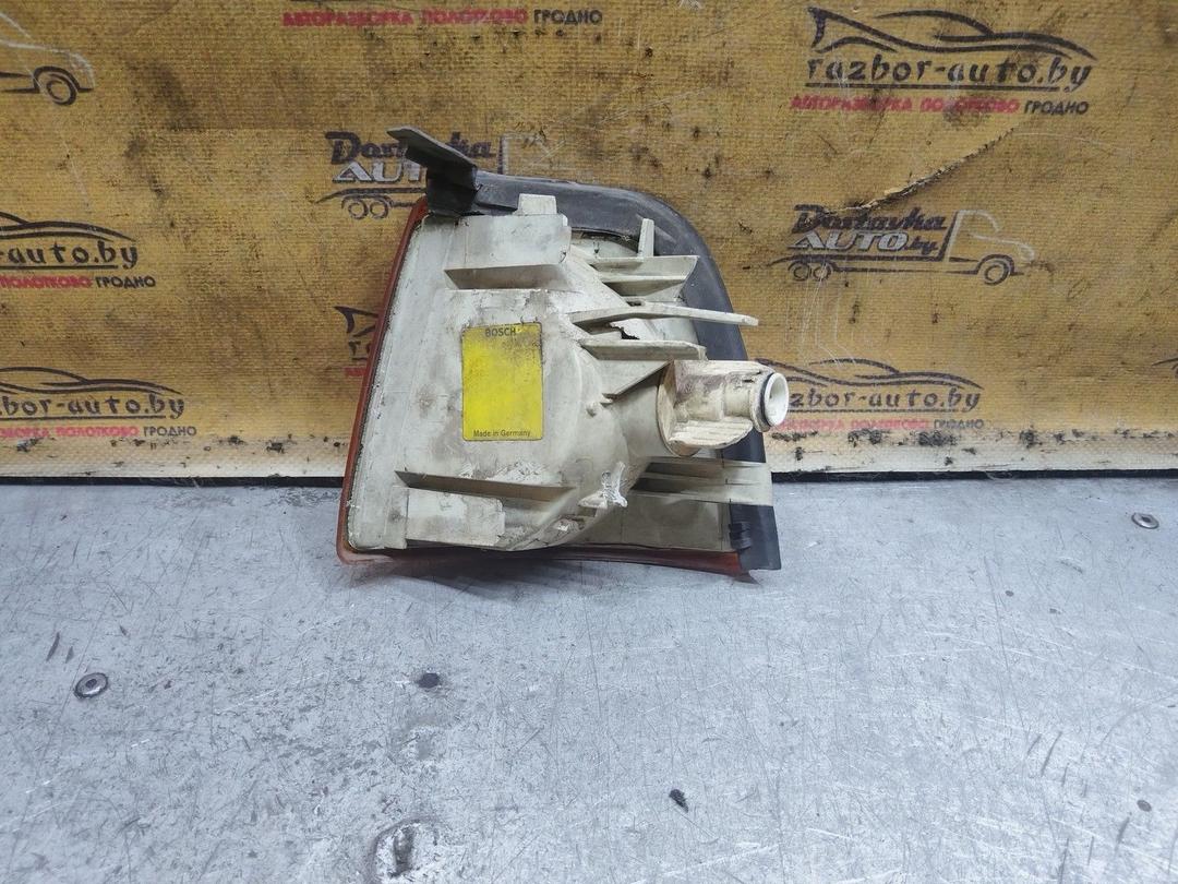 Поворотник правый AXPUEE Audi 80 купить в магазине запчастей бу