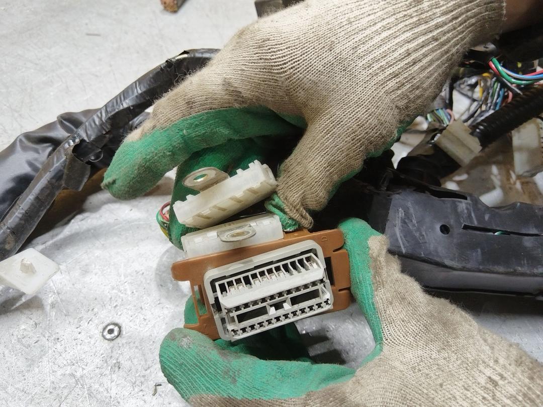 Проводка салона WDBACG Mitsubishi Carisma - Фото 23