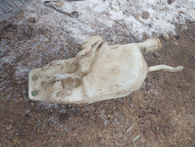 Бачок омывателя 7E9427 Mitsubishi Carisma купить в магазине запчастей бу