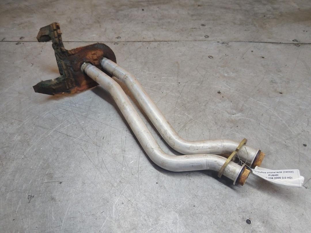 Патрубок отопителя (печки) FV6H0I Peugeot 406