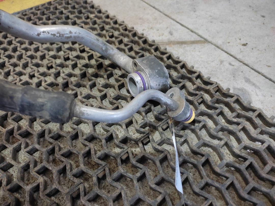 Трубка кондиционера R3A3ZI Audi A4 - Фото 1