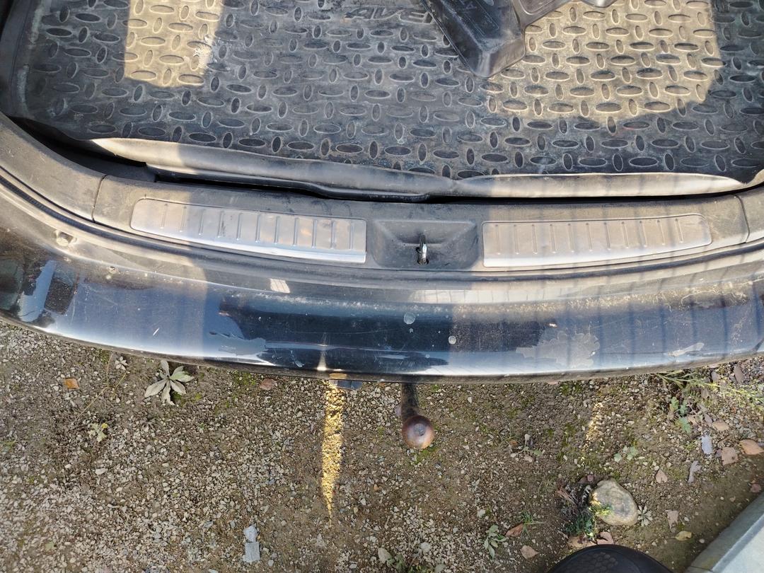 Ответная часть замка багажника 01YOL7 Toyota Avensis