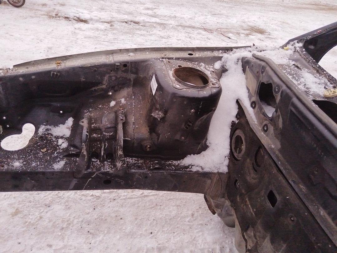 Стакан лонжерона правый 04OL5U Mitsubishi Carisma купить