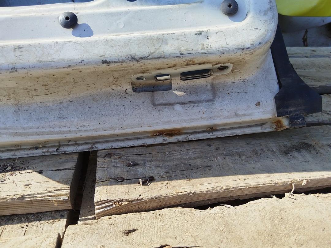 Дверь задняя распашная правая YMW2V1 Volkswagen Caddy купить с доставкой. Огромный выбор запчастей и марок авто. У нас есть практически все.