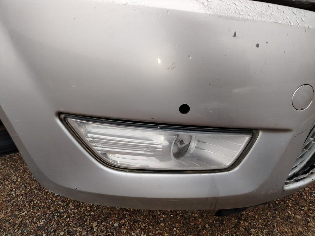 Фонарь противотуманный правый 4VZM43 Ford Mondeo