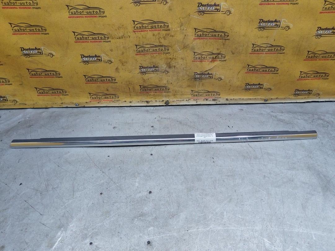 Молдинг стекла двери задней левой наружный YQY12N Volkswagen Passat