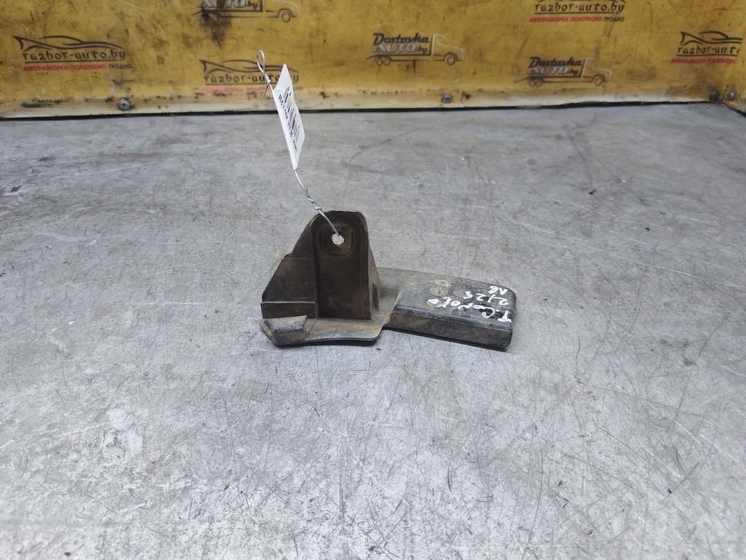 Заглушка порога 8KR66E Toyota Corolla купить