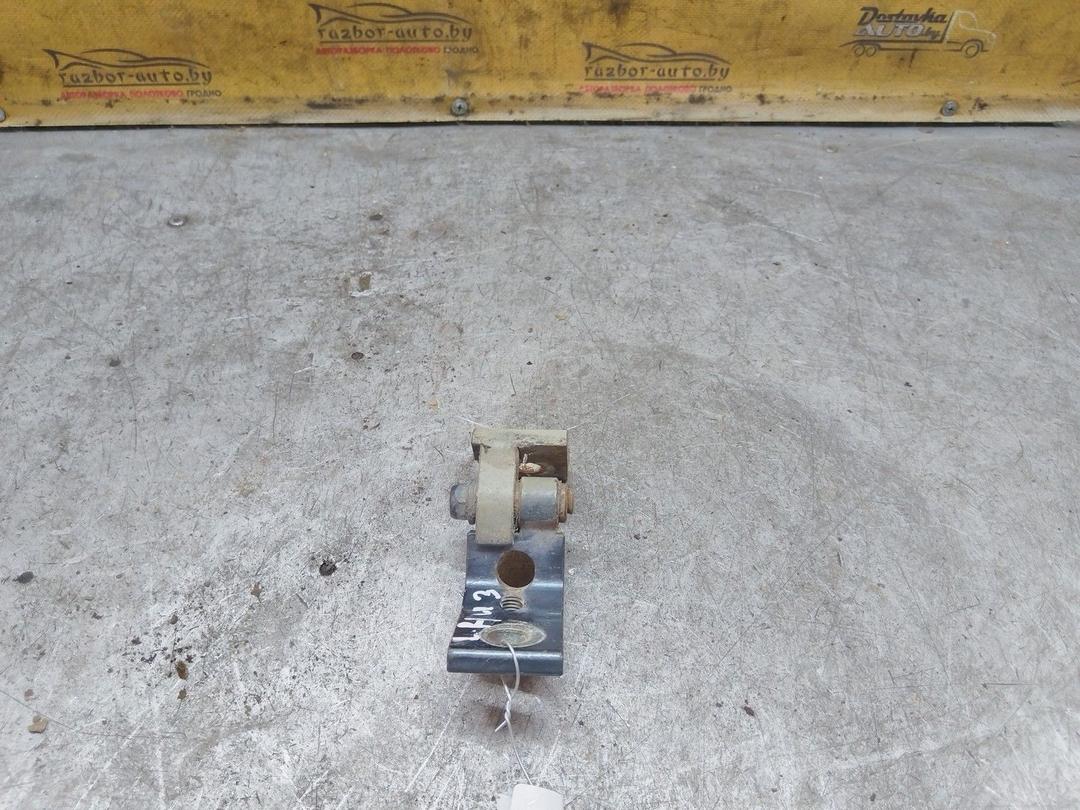 Петля двери задней левой DFZ4M4 Skoda Fabia купить на авторазборке