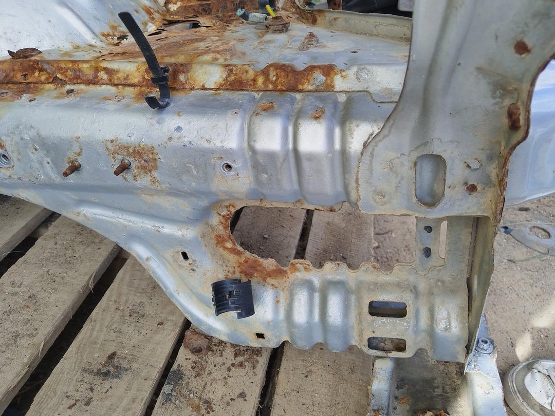 Передняя панель крепления облицовки (телевизор) E40TB2 Peugeot 406 undefined