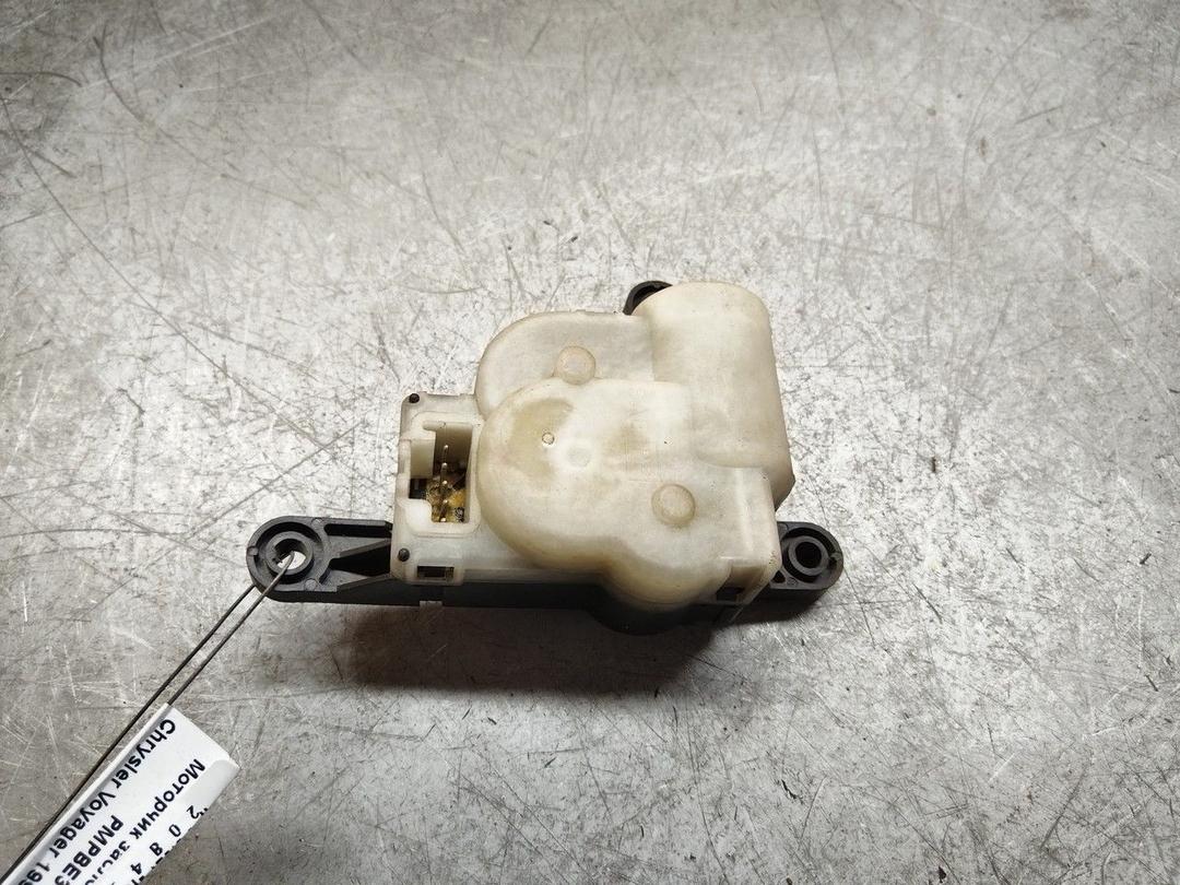 Моторчик заслонки печки PMPBE3 Chrysler Voyager - Фото 1