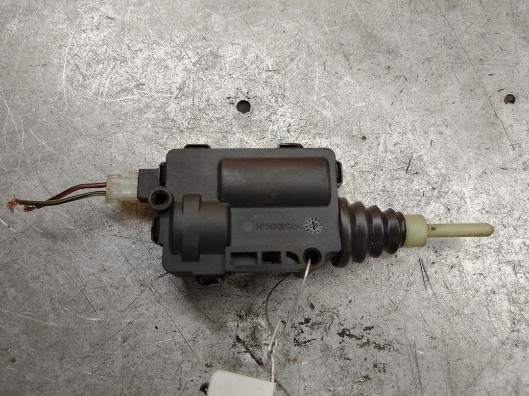 Активатор замка крышки топливного бака UGSHUF Opel Zafira купить с доставкой