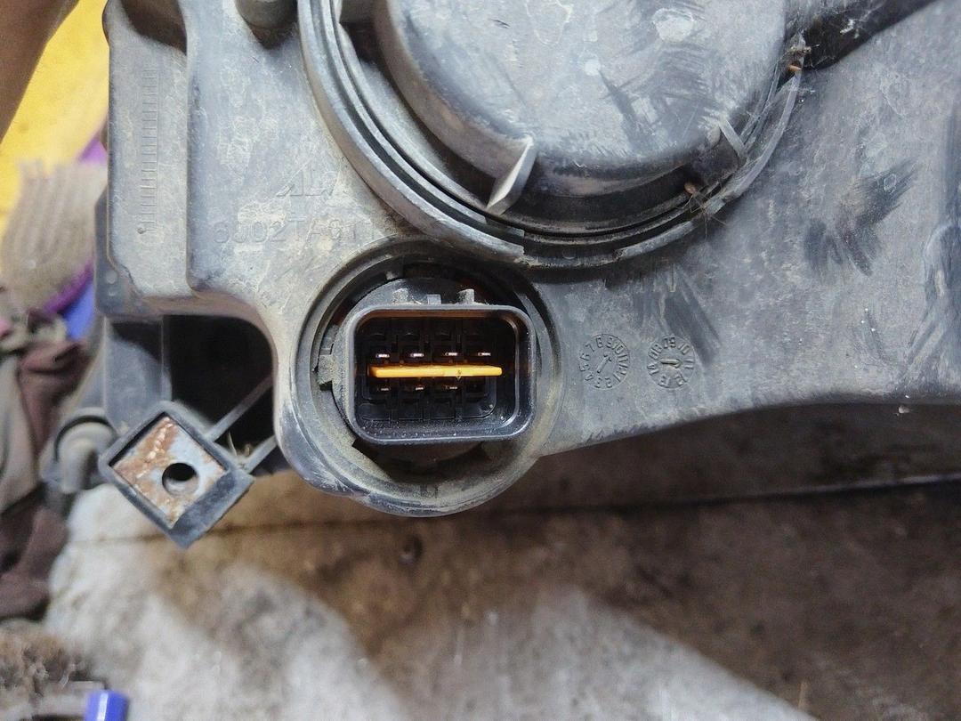 Фара правая P339O6 Kia Sorento undefined