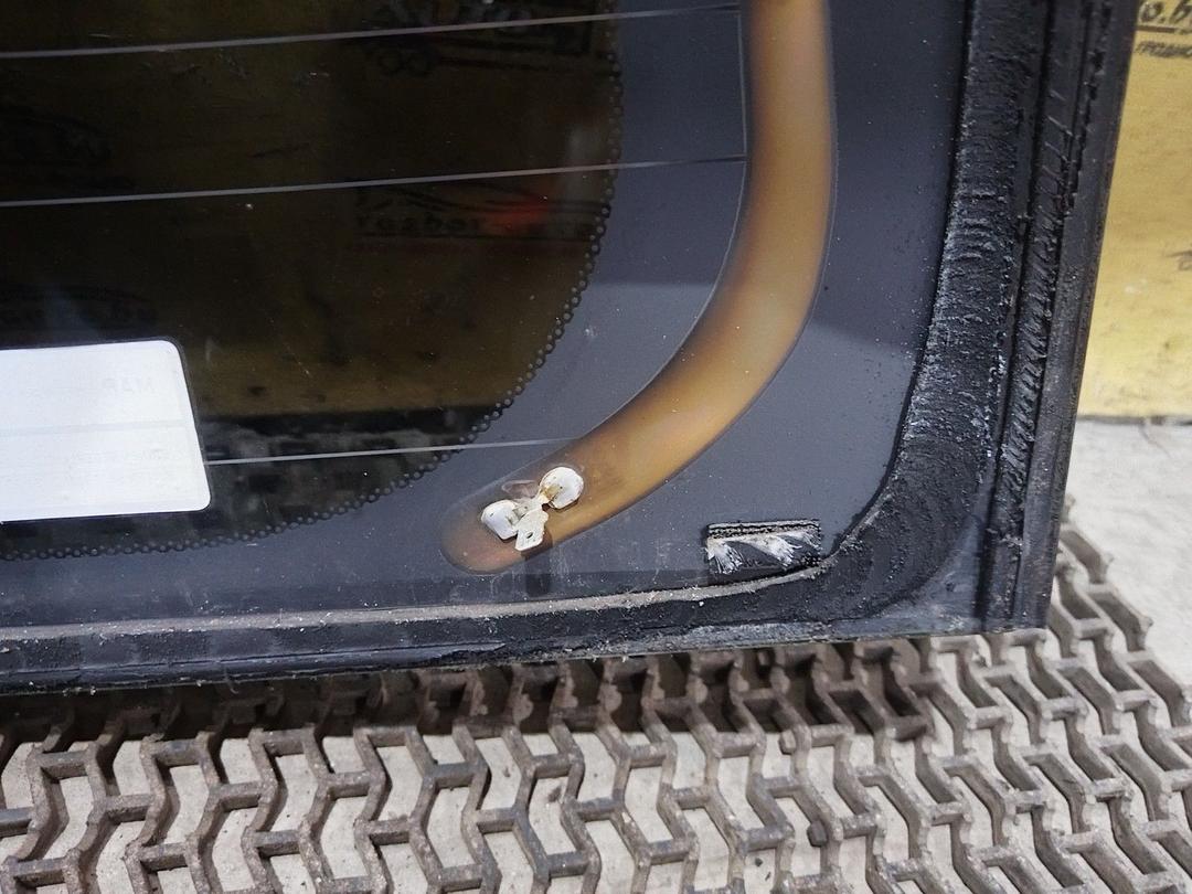 Комплект задних стекол YEVO52 Mitsubishi Grandis undefined