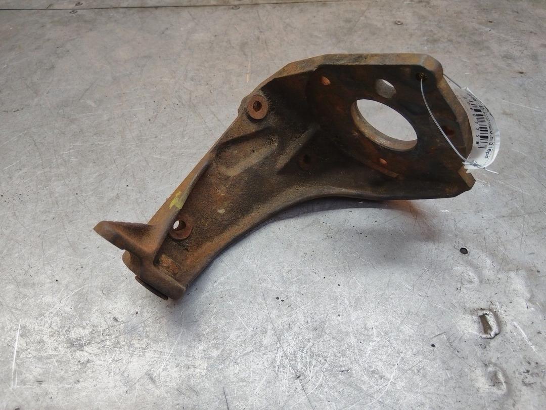 Крепление ТНВД U7430O Volkswagen Passat - Фото 2