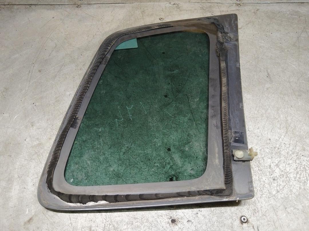 Стекло кузовное боковое левое ZW4WQ4 Mazda Premacy купить с доставкой