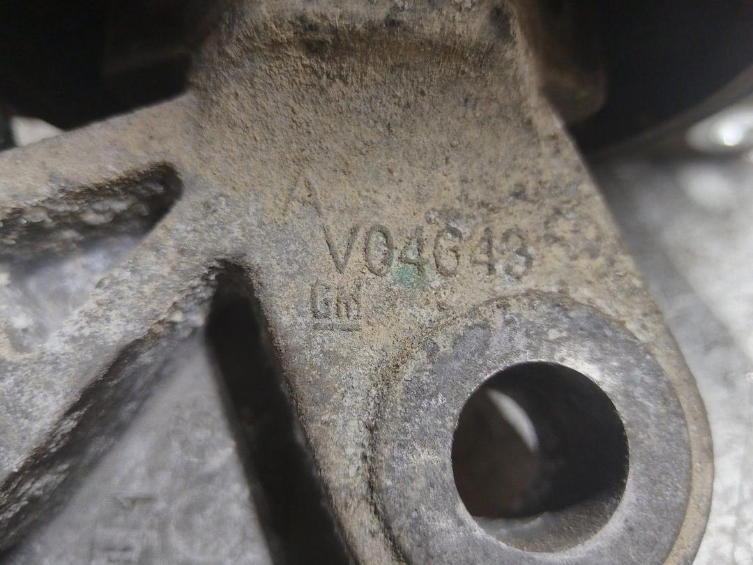 Подушка крепления КПП R0T15V Opel Vectra купить на авторазборке