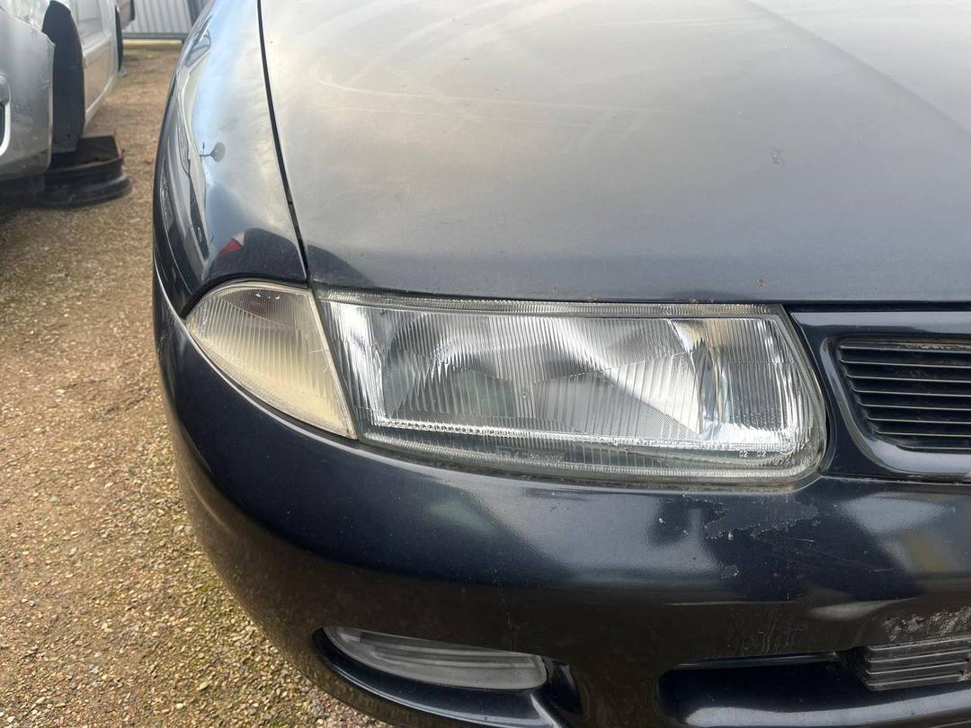 Поворотник правый 54J8W7 Mitsubishi Carisma купить