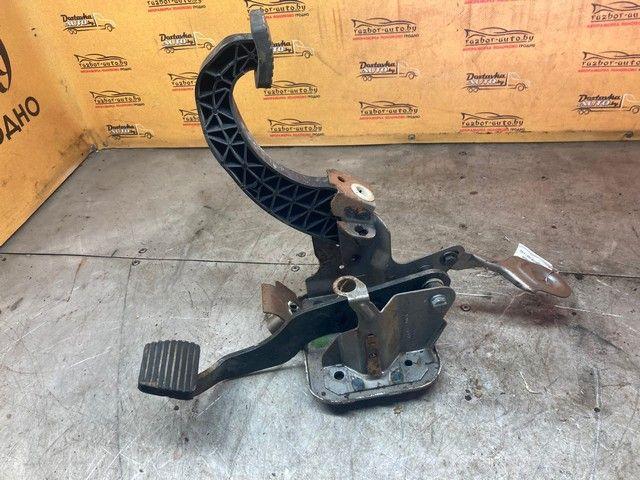 Узел педальный (блок педалей) J8OJIP Peugeot 206