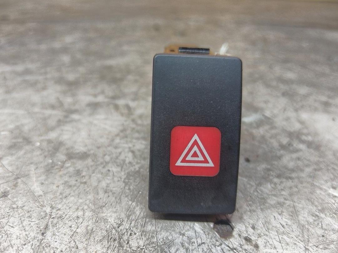 Кнопка аварийной сигнализации J6S4C7 Hyundai Matrix купить