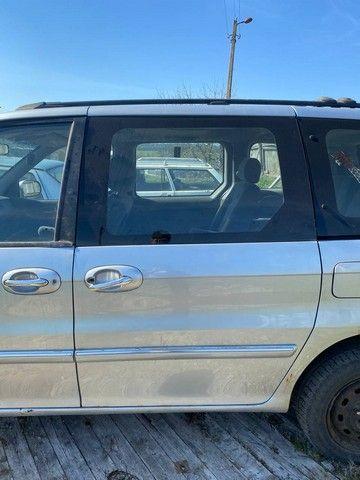 Уплотнитель двери сдвижной YJI4XH Kia Carnival - Фото 1