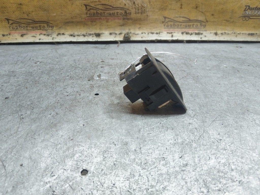 Кнопка стеклоподъемника заднего правого OW7SQ9 Toyota Corolla Verso - Фото 3