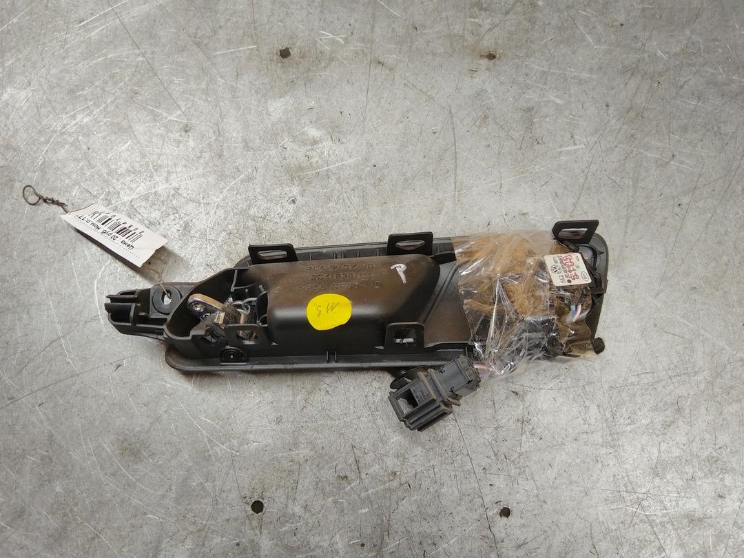 Ручка внутренняя задняя правая 4Z24TJ Volkswagen Passat купить