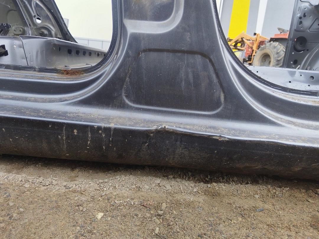 Стойка кузовная центральная правая Z48NIV Volkswagen Jetta - Фото 2